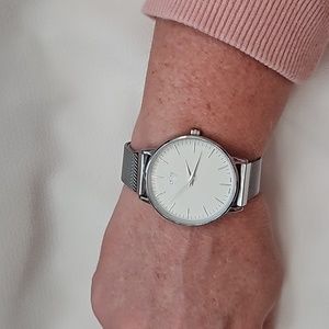 Sophisticated watch by Premier Designs